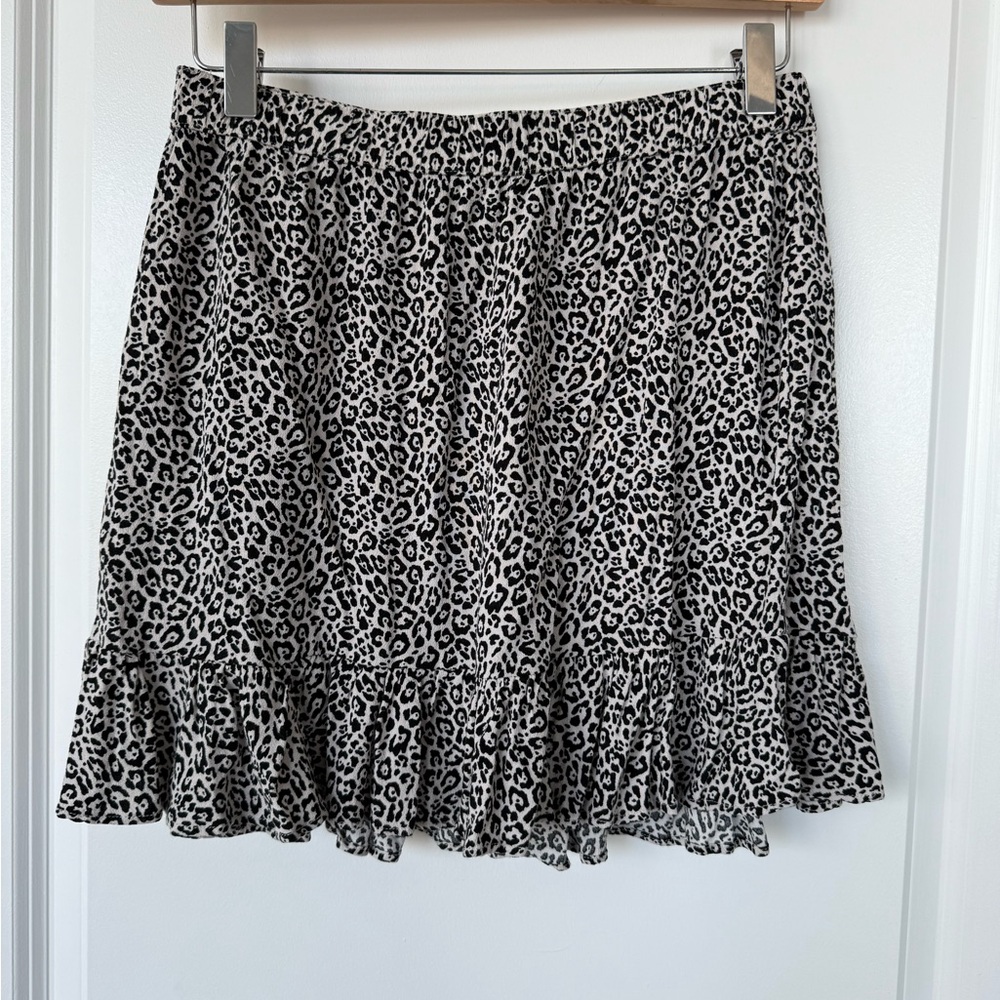 American Eagle Outfitters Black and White Leopard Skirt